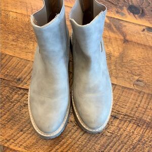Stylish Gray Women's Boots